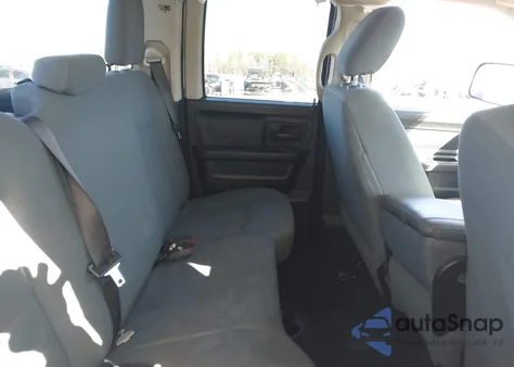 2017 Ram 1500 Express 4X4 6'4 Box z USA, uszkodzony, nr VIN 1C6RR7FT0HS674664